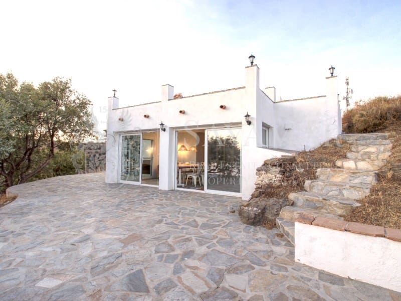 2 soveværelse Villa til salg i Sayalonga - € 365.000 (Ref: 8780396)