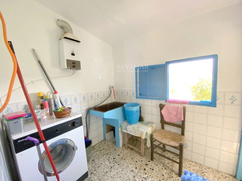 4 soveværelse Byhus til salg i Sayalonga - € 83.000 (Ref: 8847816)