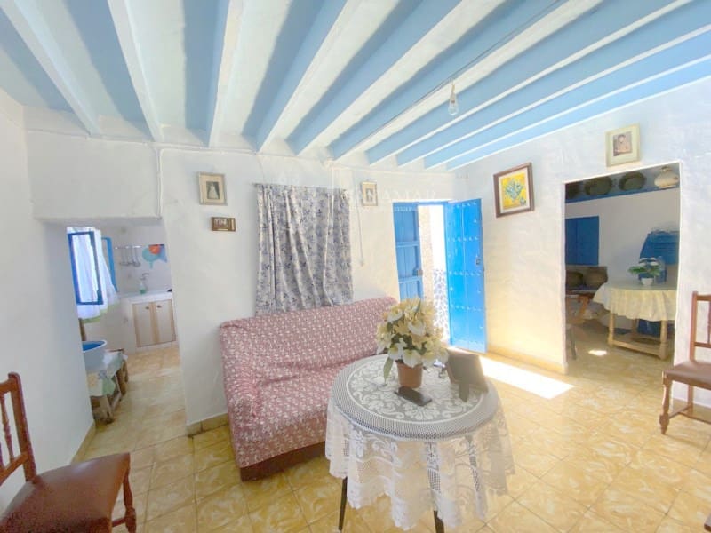 4 soveværelse Byhus til salg i Sayalonga - € 83.000 (Ref: 8847816)