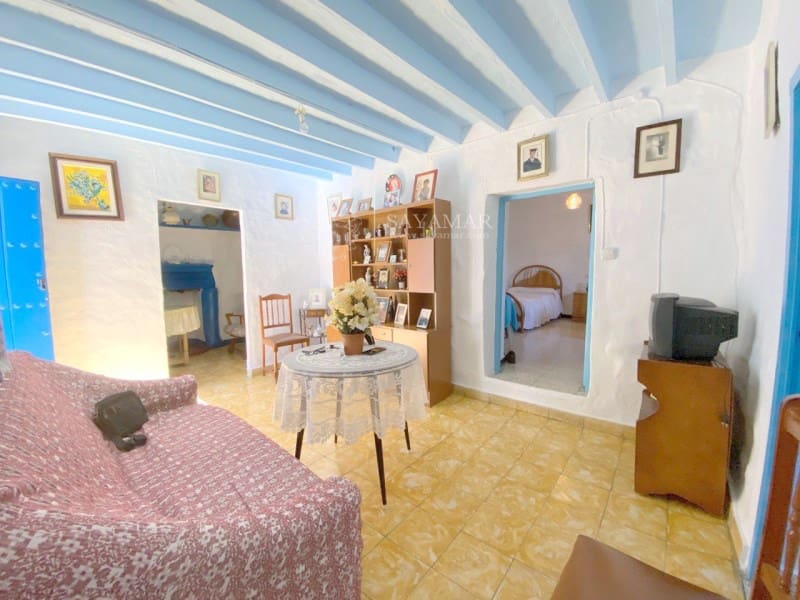 4 soveværelse Byhus til salg i Sayalonga - € 83.000 (Ref: 8847816)