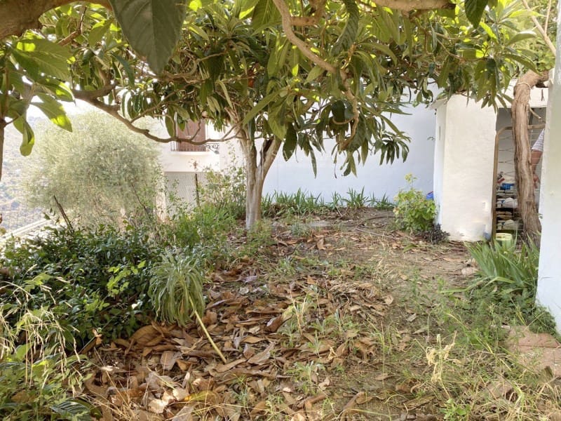 4 soveværelse Byhus til salg i Sayalonga - € 83.000 (Ref: 8847816)