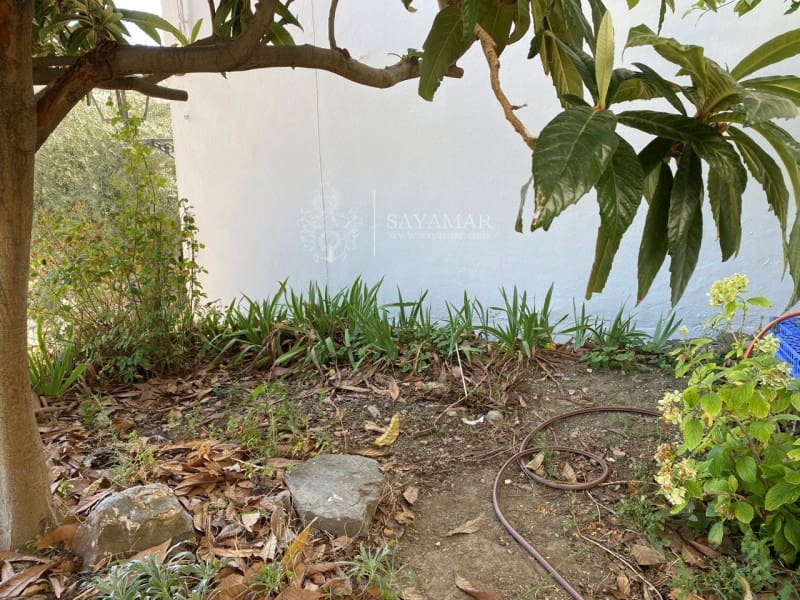 4 soveværelse Byhus til salg i Sayalonga - € 83.000 (Ref: 8847816)