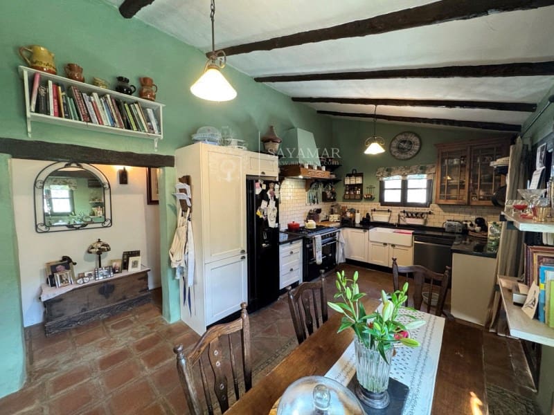 3 bedroom Villa for sale in Archez - € 395,000 (Ref: 8937644)