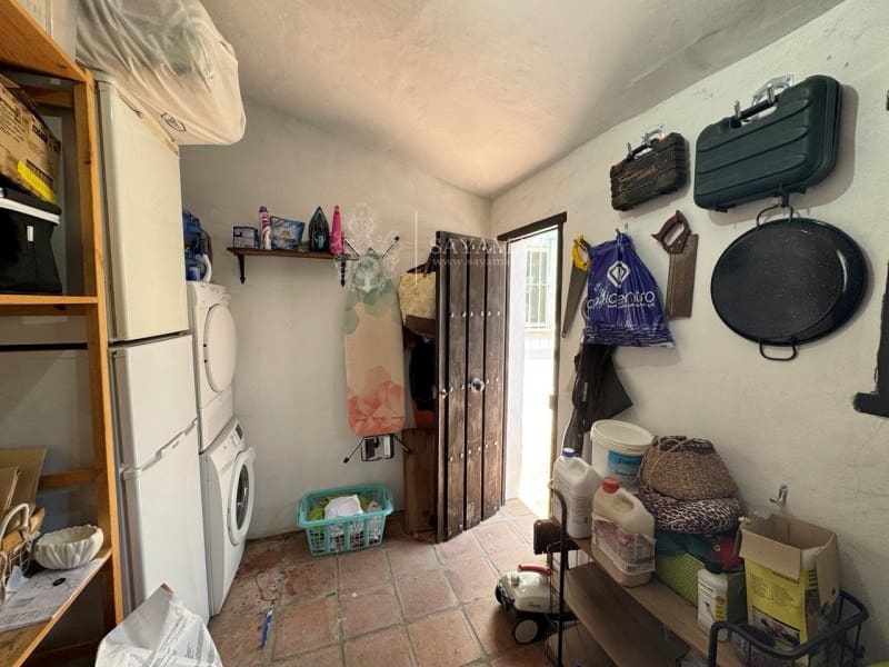 3 bedroom Villa for sale in Archez - € 395,000 (Ref: 8937644)