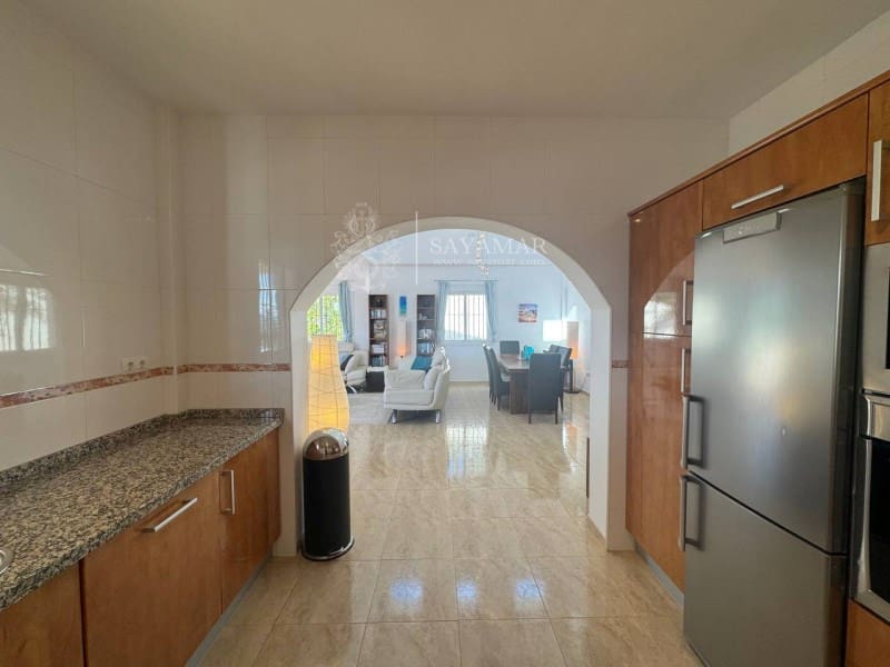 3 sypialnia Willa na sprzedaż w Sayalonga - 595 000 € (Ref: 8940087)