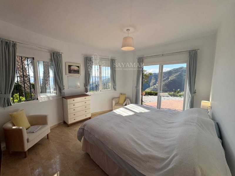 3 sypialnia Willa na sprzedaż w Sayalonga - 595 000 € (Ref: 8940087)