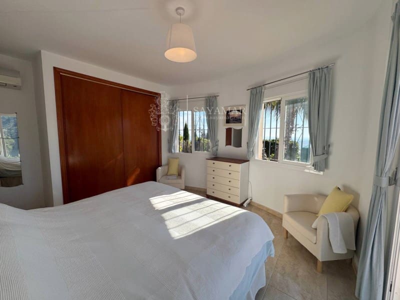 3 sypialnia Willa na sprzedaż w Sayalonga - 595 000 € (Ref: 8940087)