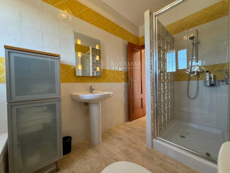 3 sypialnia Willa na sprzedaż w Sayalonga - 595 000 € (Ref: 8940087)