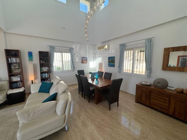 3 sovrum Villa till salu i Sayalonga - 595 000 € (Ref: 8940087)