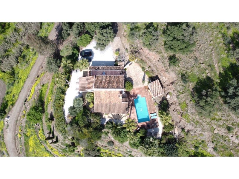 3 sypialnia Willa na sprzedaż w Sayalonga z basenem - 495 000 € (Ref: 8940538)