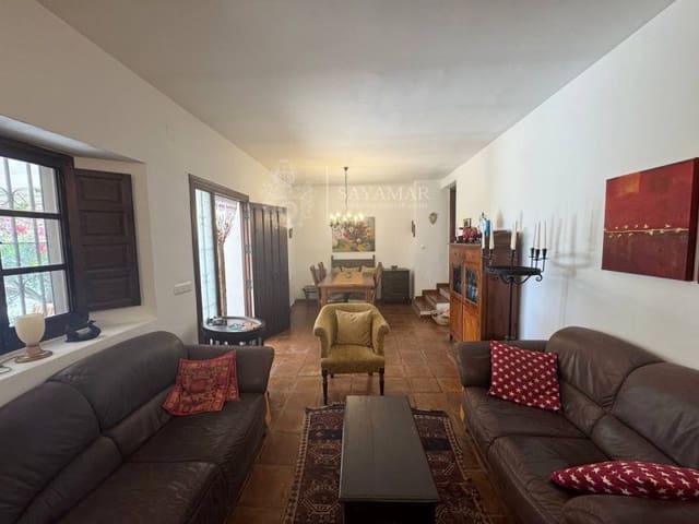 3 chambre Villa/Maison à vendre à Sayalonga avec piscine - 495 000 € (Ref: 8940538)