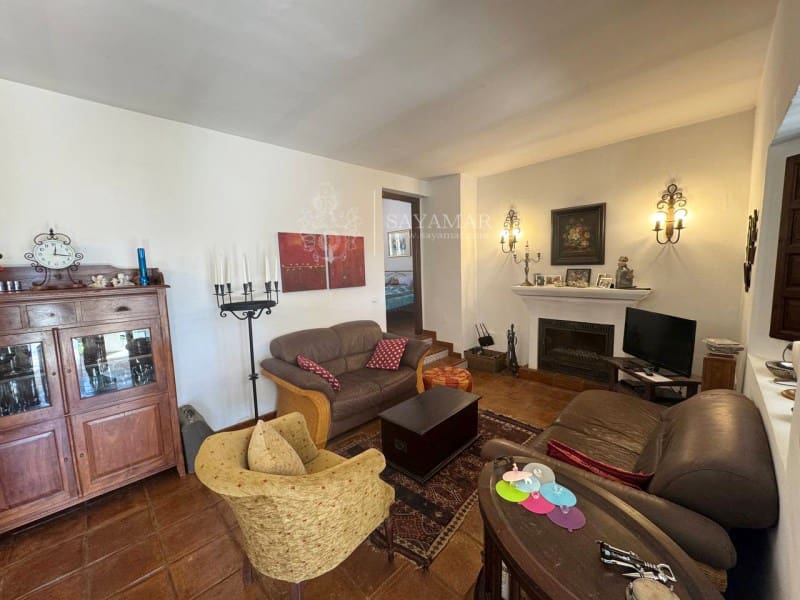 3 sypialnia Willa na sprzedaż w Sayalonga z basenem - 495 000 € (Ref: 8940538)