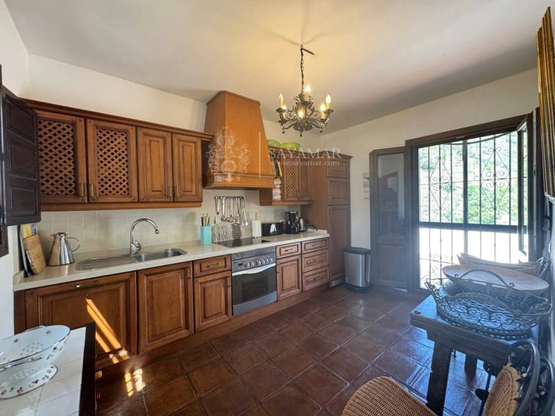 3 sypialnia Willa na sprzedaż w Sayalonga z basenem - 495 000 € (Ref: 8940538)