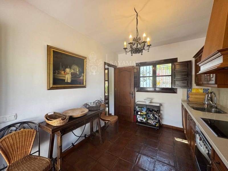 3 sypialnia Willa na sprzedaż w Sayalonga z basenem - 495 000 € (Ref: 8940538)