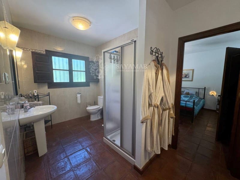 3 sypialnia Willa na sprzedaż w Sayalonga z basenem - 495 000 € (Ref: 8940538)