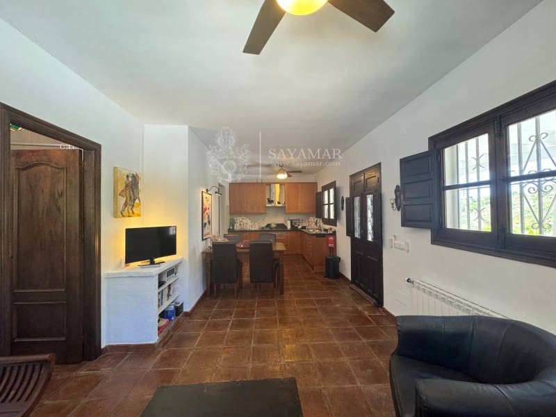 3 sypialnia Willa na sprzedaż w Sayalonga z basenem - 495 000 € (Ref: 8940538)