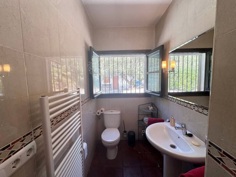 3 sypialnia Willa na sprzedaż w Sayalonga z basenem - 495 000 € (Ref: 8940538)