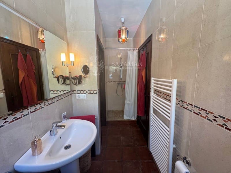 3 sypialnia Willa na sprzedaż w Sayalonga z basenem - 495 000 € (Ref: 8940538)