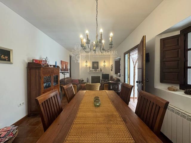 3 chambre Villa/Maison à vendre à Sayalonga avec piscine - 495 000 € (Ref: 8940538)