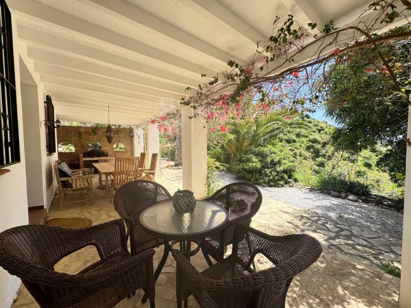 3 sypialnia Willa na sprzedaż w Sayalonga z basenem - 495 000 € (Ref: 8940538)