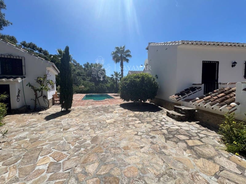 3 sypialnia Willa na sprzedaż w Sayalonga z basenem - 495 000 € (Ref: 8940538)