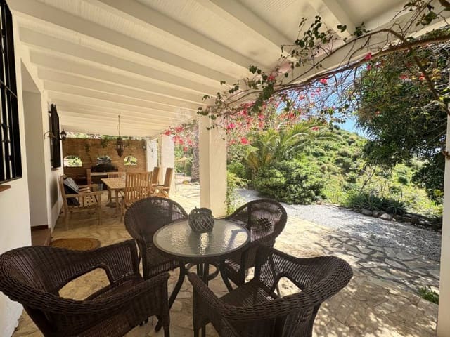 3 bedroom Villa for sale in Sayalonga with pool - € 495,000 (Ref: 8940538)