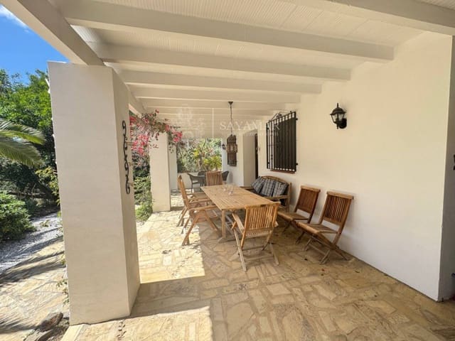 3 bedroom Villa for sale in Sayalonga with pool - € 495,000 (Ref: 8940538)