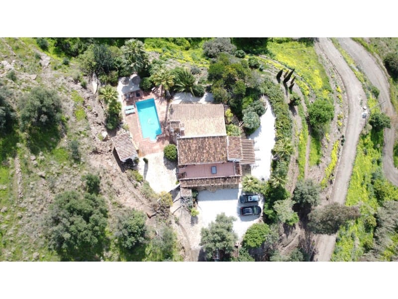 3 sypialnia Willa na sprzedaż w Sayalonga z basenem - 495 000 € (Ref: 8940538)