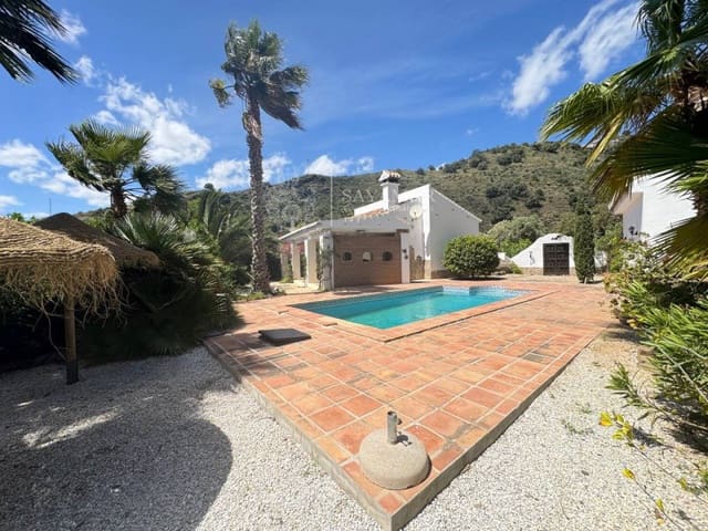 3 chambre Villa/Maison à vendre à Sayalonga avec piscine - 495 000 € (Ref: 8940538)