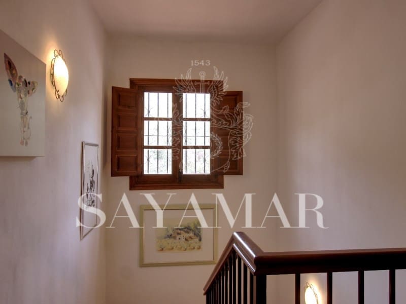 3 slaapkamer Villa te koop in Sayalonga met zwembad - € 495.000 (Ref: 8940538)