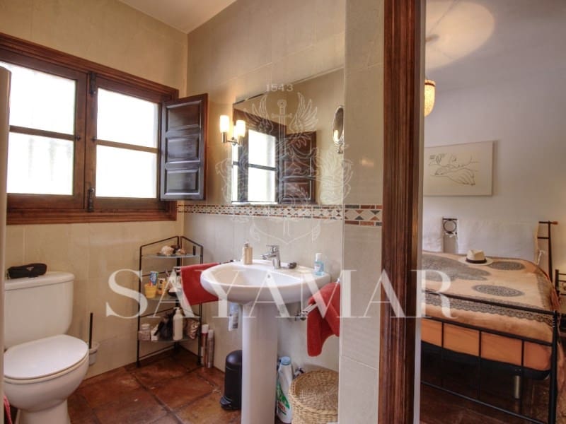 3 slaapkamer Villa te koop in Sayalonga met zwembad - € 495.000 (Ref: 8940538)