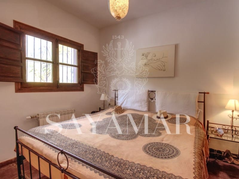 3 slaapkamer Villa te koop in Sayalonga met zwembad - € 495.000 (Ref: 8940538)