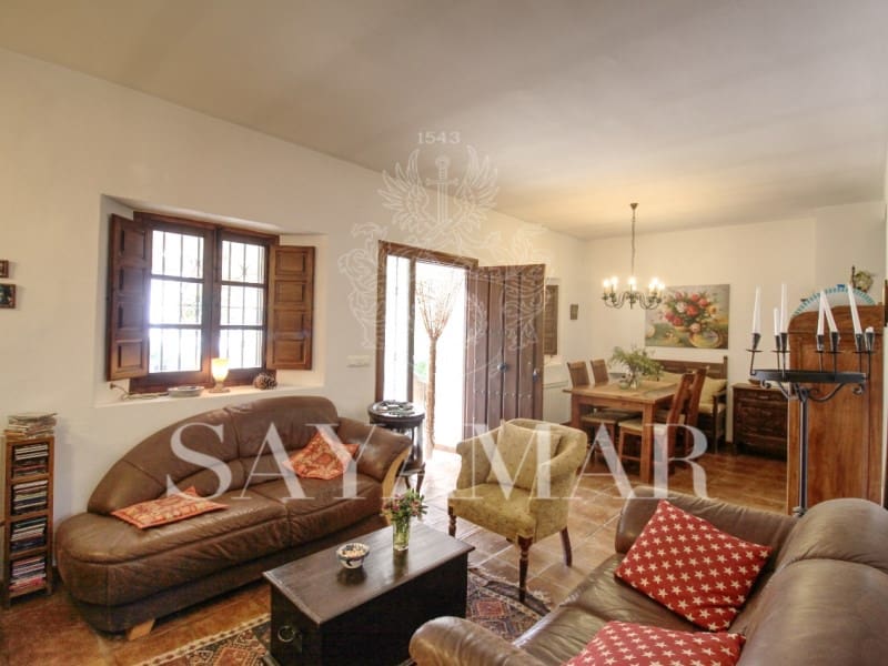 3 slaapkamer Villa te koop in Sayalonga met zwembad - € 495.000 (Ref: 8940538)