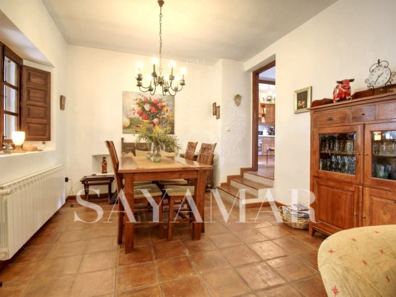 3 slaapkamer Villa te koop in Sayalonga met zwembad - € 495.000 (Ref: 8940538)