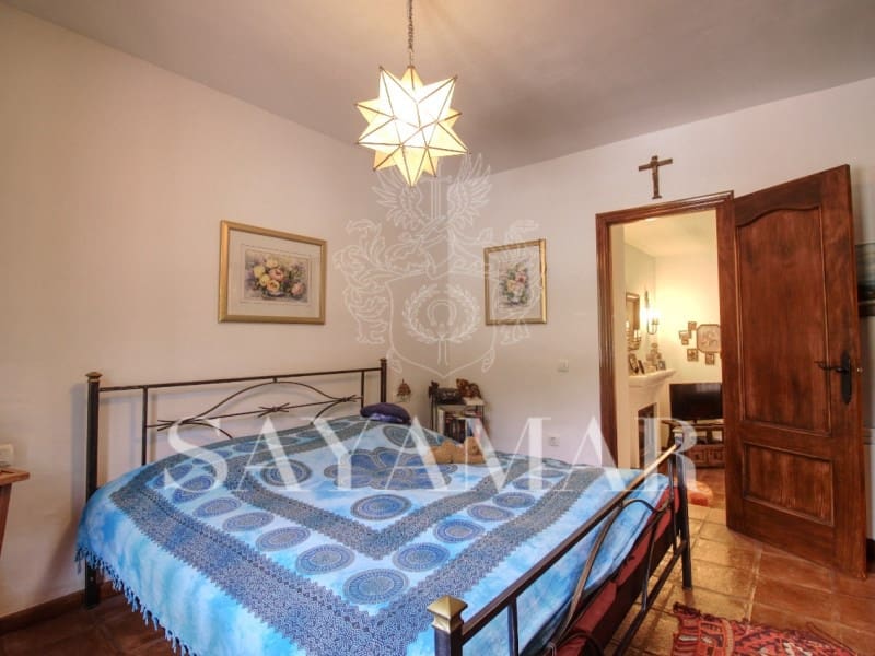 3 slaapkamer Villa te koop in Sayalonga met zwembad - € 495.000 (Ref: 8940538)