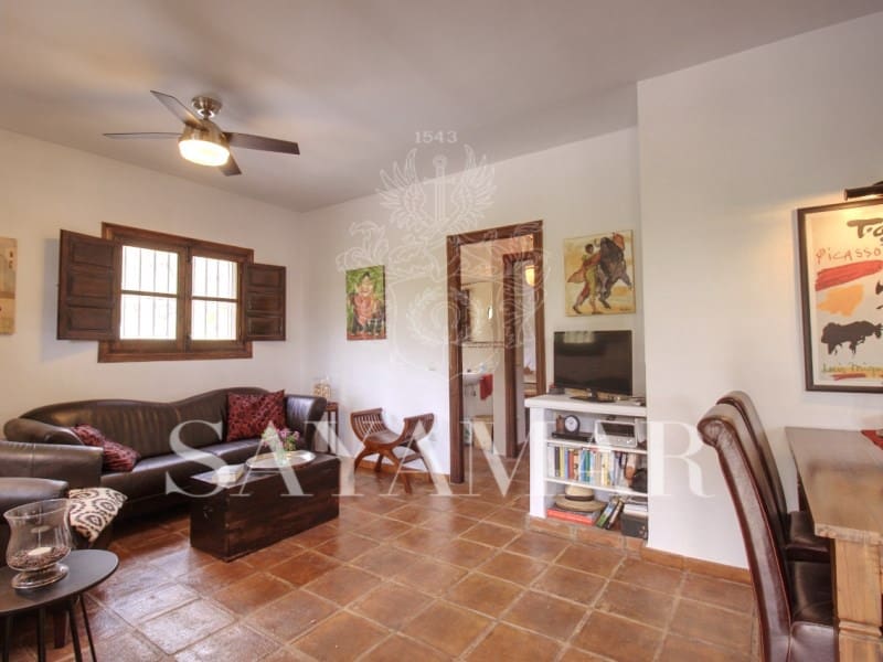 3 slaapkamer Villa te koop in Sayalonga met zwembad - € 495.000 (Ref: 8940538)