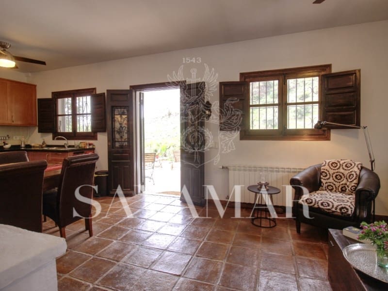 3 slaapkamer Villa te koop in Sayalonga met zwembad - € 495.000 (Ref: 8940538)