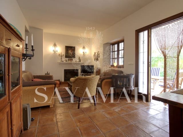 3 bedroom Villa for sale in Sayalonga with pool - € 495,000 (Ref: 8940538)