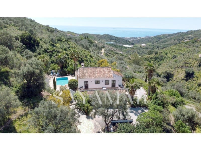 3 slaapkamer Villa te koop in Sayalonga met zwembad - € 495.000 (Ref: 8940538)