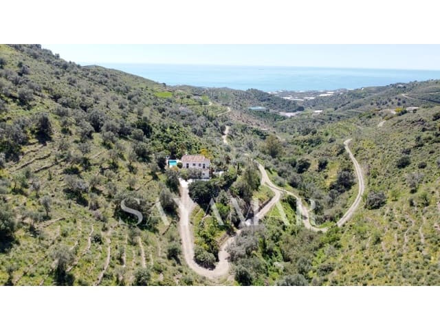 3 bedroom Villa for sale in Sayalonga with pool - € 495,000 (Ref: 8940538)