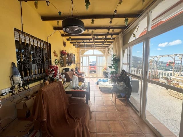 4 sovrum Villa till salu i Sayalonga - 540 000 € (Ref: 8944232)