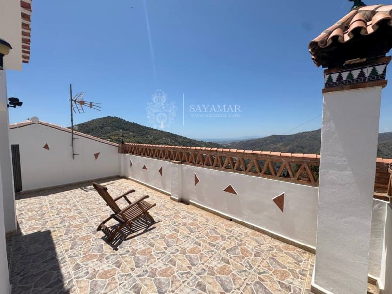 4 slaapkamer Villa te koop in Sayalonga - € 540.000 (Ref: 8944232)