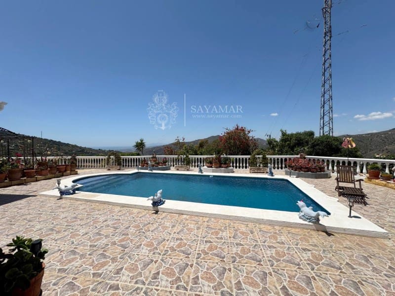 4 slaapkamer Villa te koop in Sayalonga - € 540.000 (Ref: 8944232)