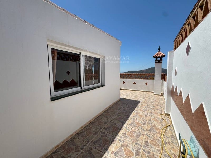 4 slaapkamer Villa te koop in Sayalonga - € 540.000 (Ref: 8944232)