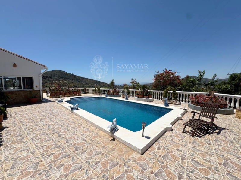 4 slaapkamer Villa te koop in Sayalonga - € 540.000 (Ref: 8944232)