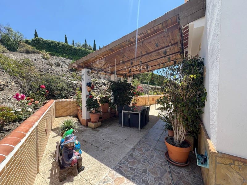 4 slaapkamer Villa te koop in Sayalonga - € 540.000 (Ref: 8944232)