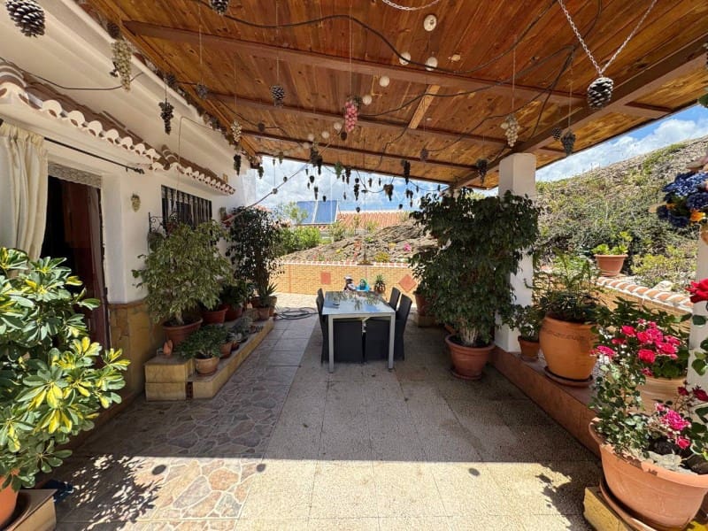 4 slaapkamer Villa te koop in Sayalonga - € 540.000 (Ref: 8944232)