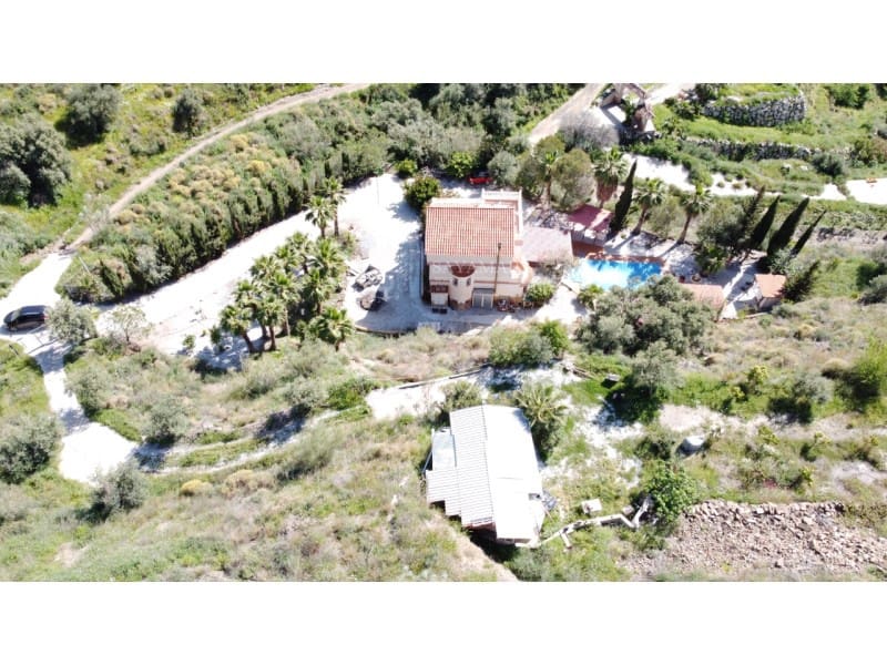 5 bedroom Villa for sale in Arenas with pool - € 400,000 (Ref: 8951544)