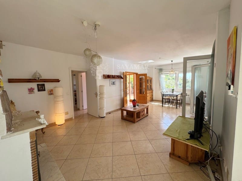 5 bedroom Villa for sale in Arenas with pool - € 400,000 (Ref: 8951544)