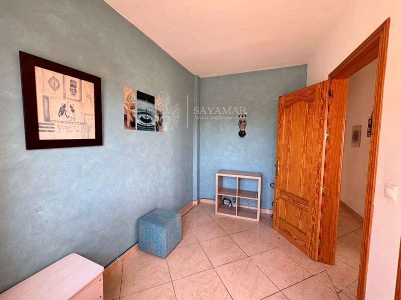 5 bedroom Villa for sale in Arenas with pool - € 400,000 (Ref: 8951544)